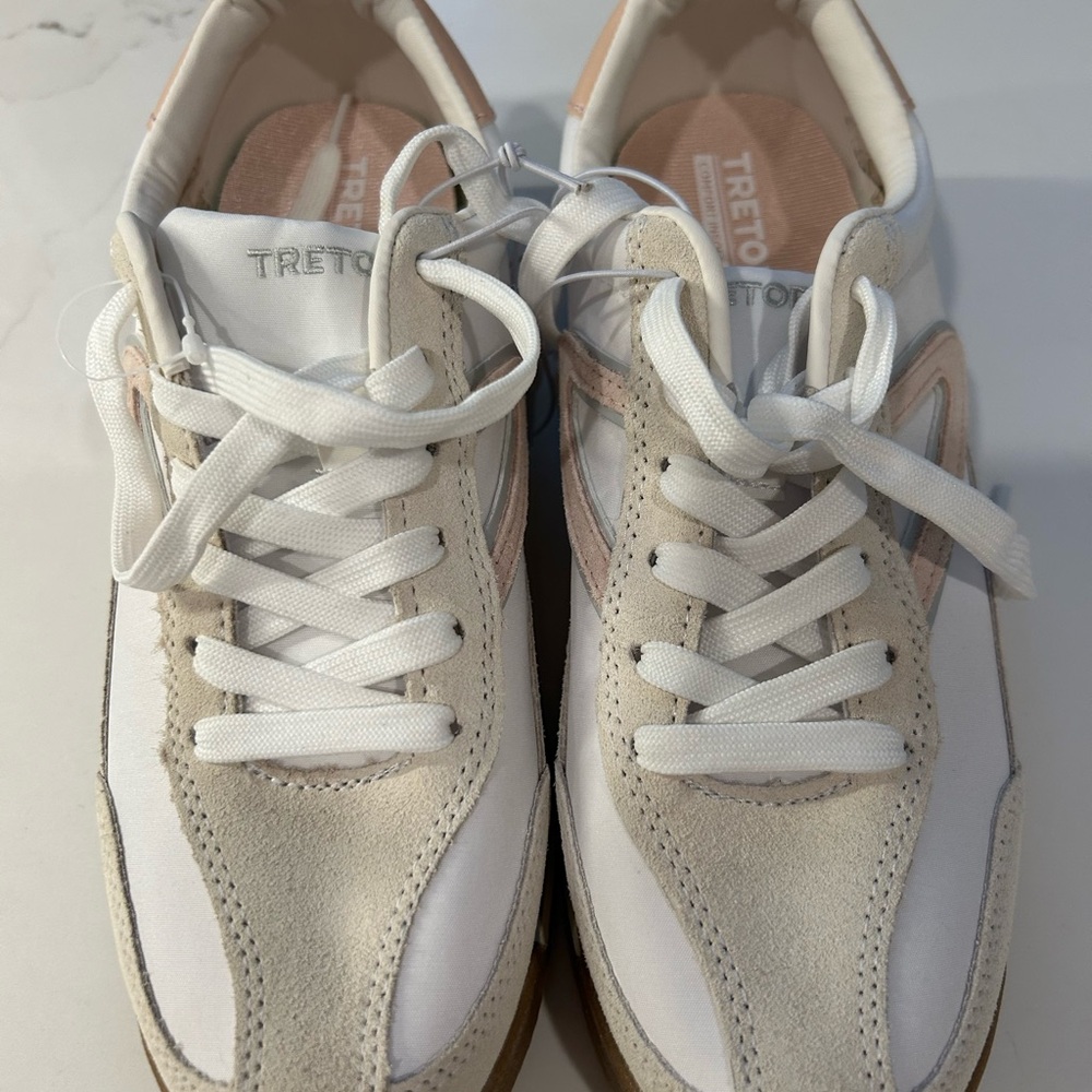 Tretorn women’s athletic shoes. New in box, size 7